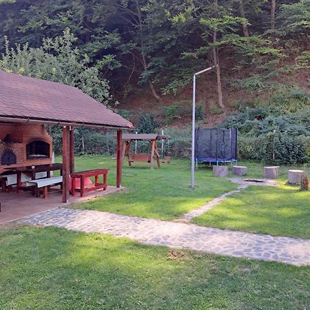 Livada Amely Hotel Gales Bagian luar foto