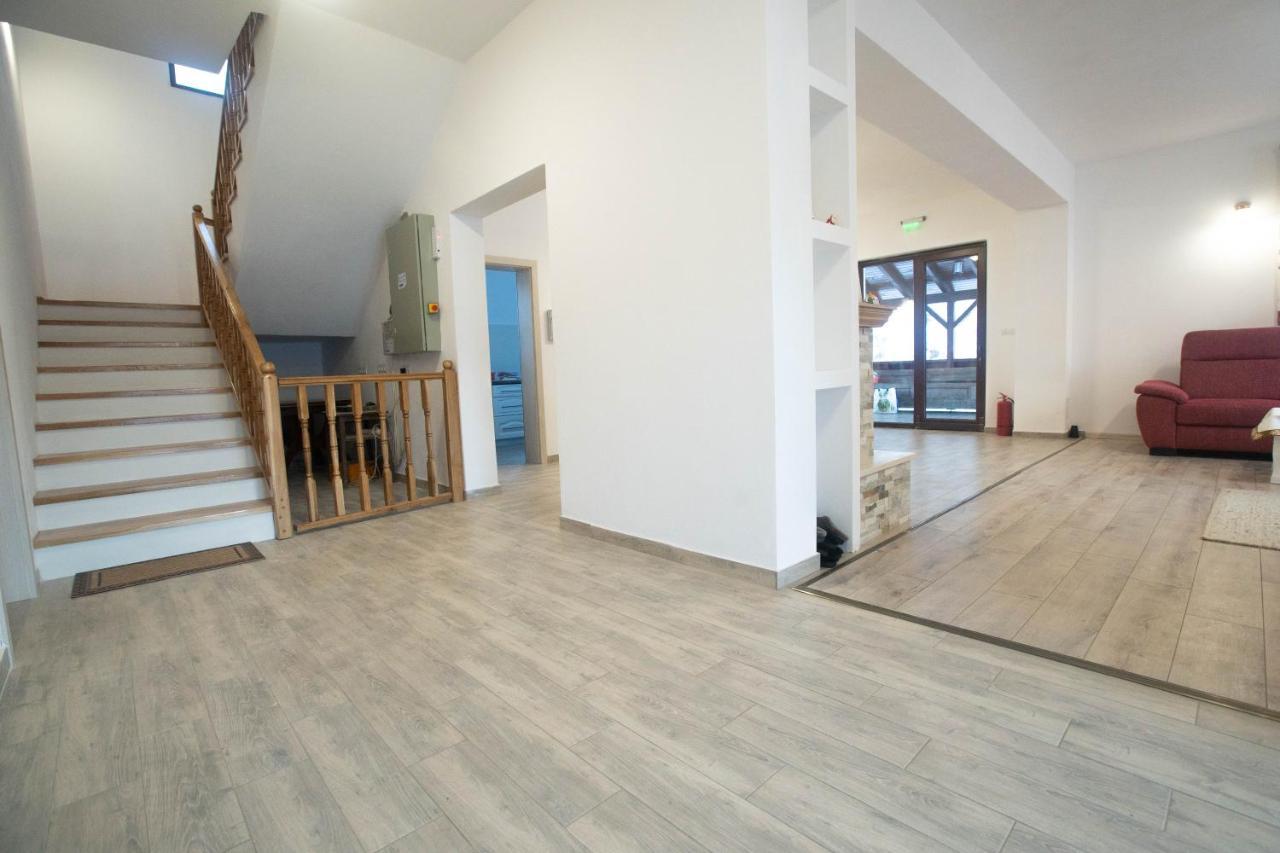 Livada Amely Hotel Gales Bagian luar foto