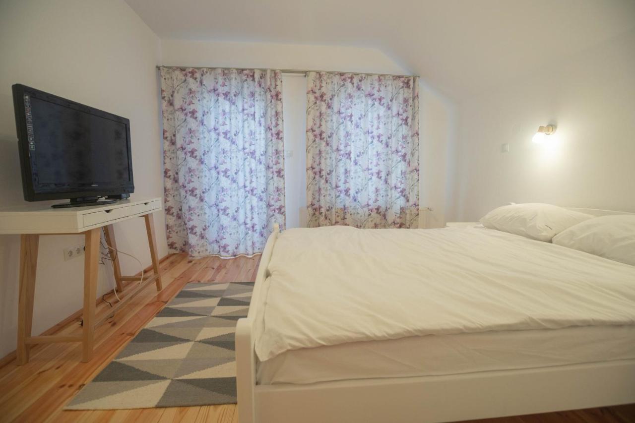 Livada Amely Hotel Gales Bagian luar foto