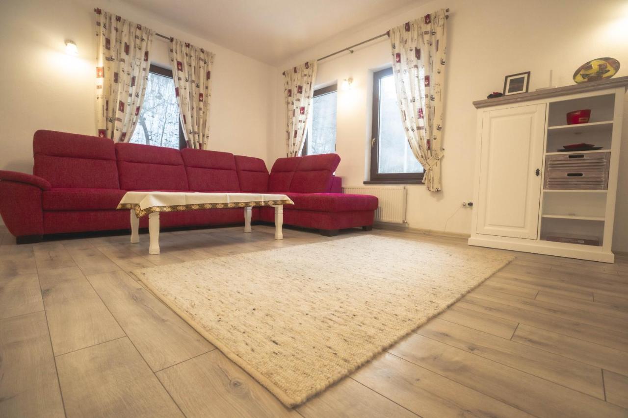 Livada Amely Hotel Gales Bagian luar foto