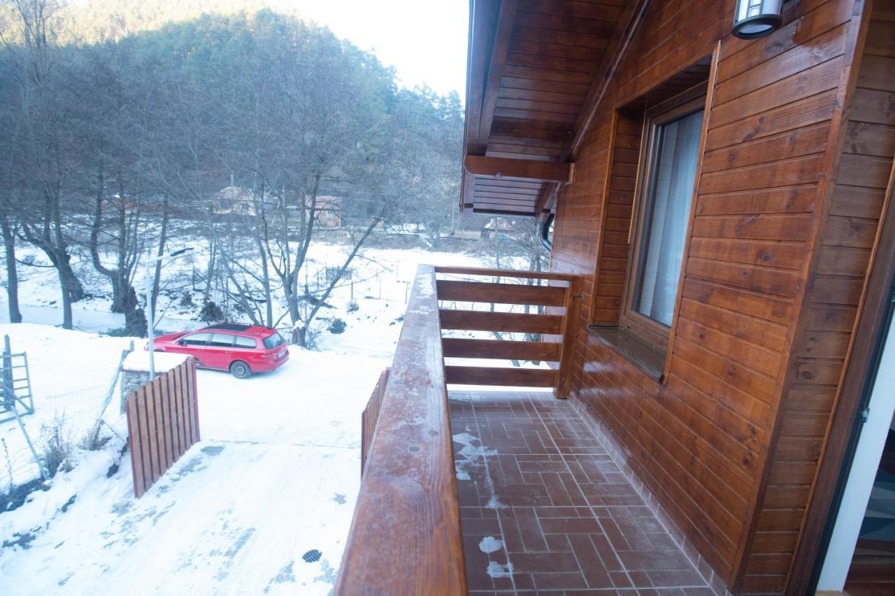 Livada Amely Hotel Gales Bagian luar foto