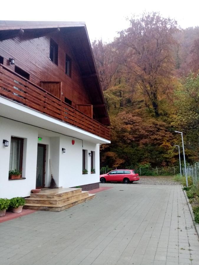 Livada Amely Hotel Gales Bagian luar foto