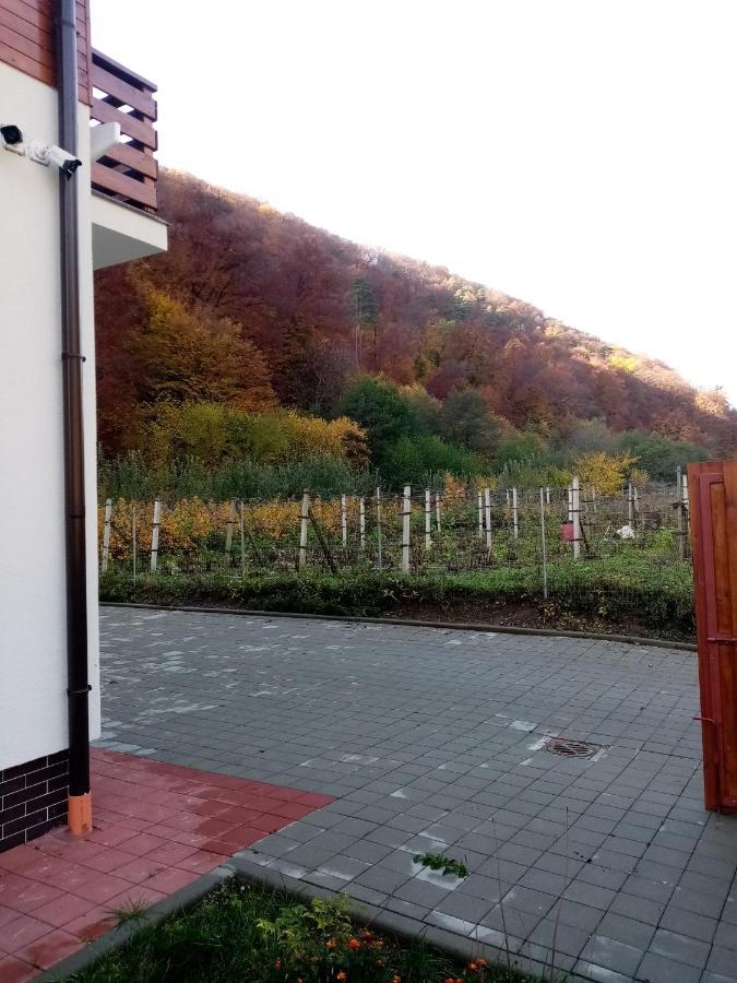 Livada Amely Hotel Gales Bagian luar foto