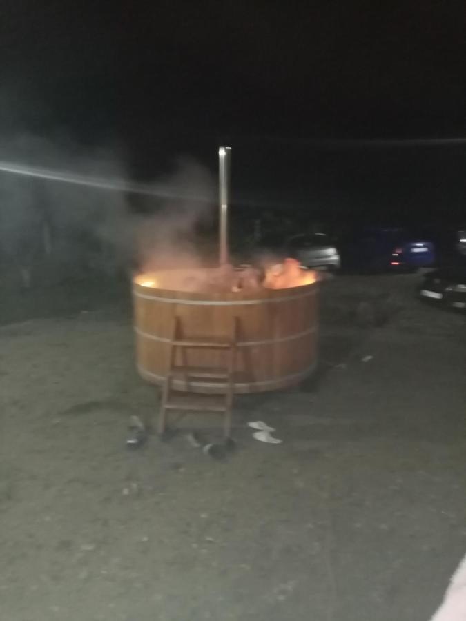 Livada Amely Hotel Gales Bagian luar foto