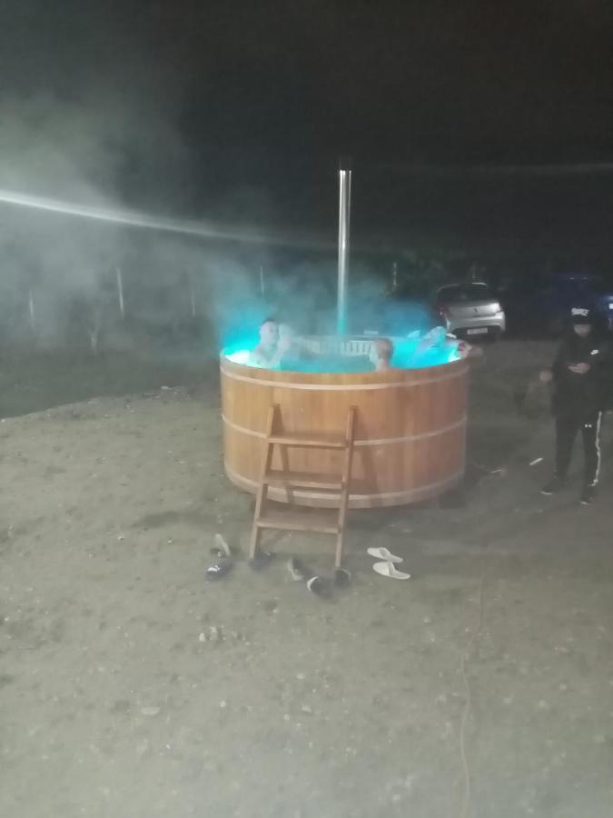 Livada Amely Hotel Gales Bagian luar foto
