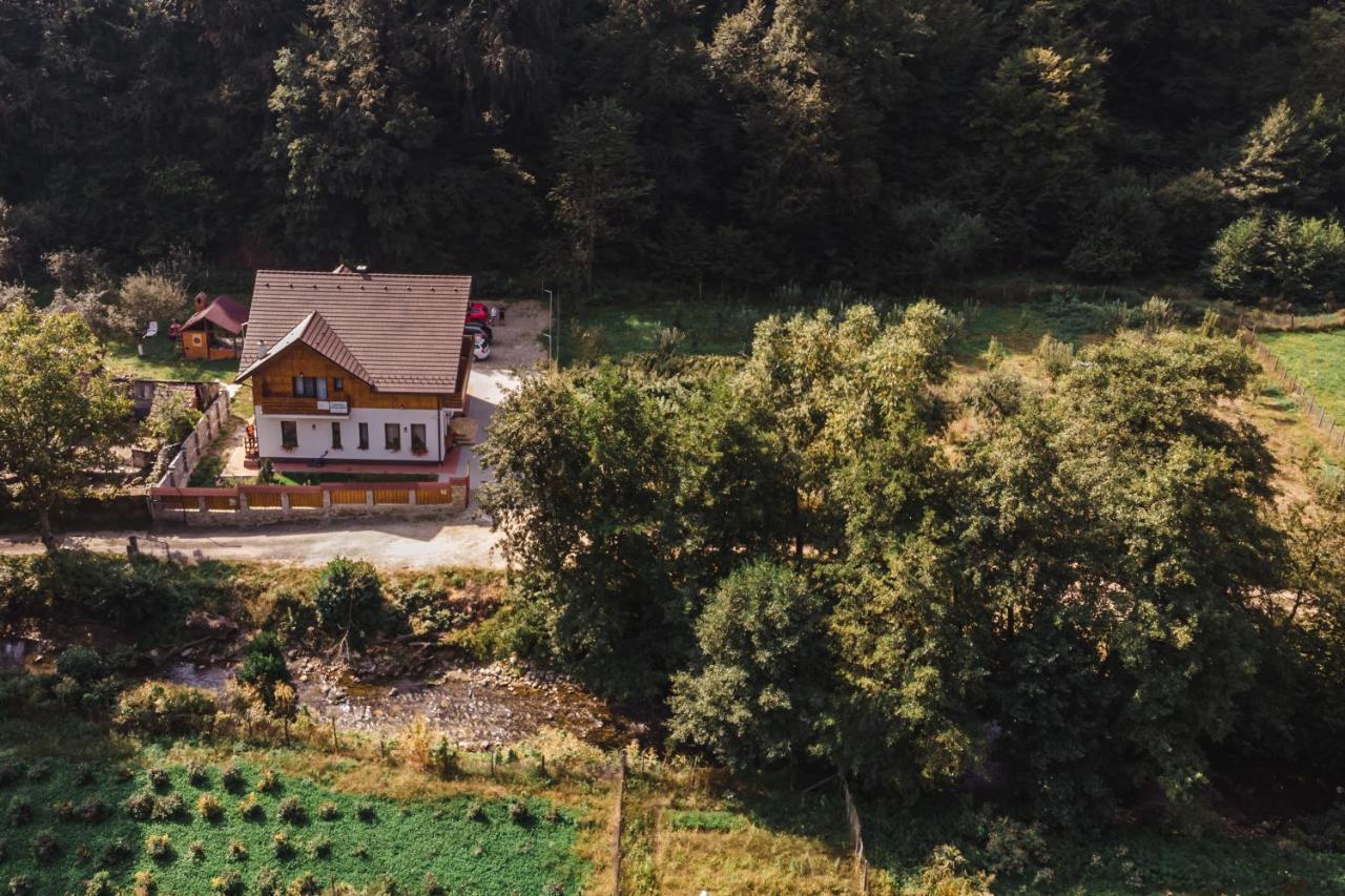 Livada Amely Hotel Gales Bagian luar foto