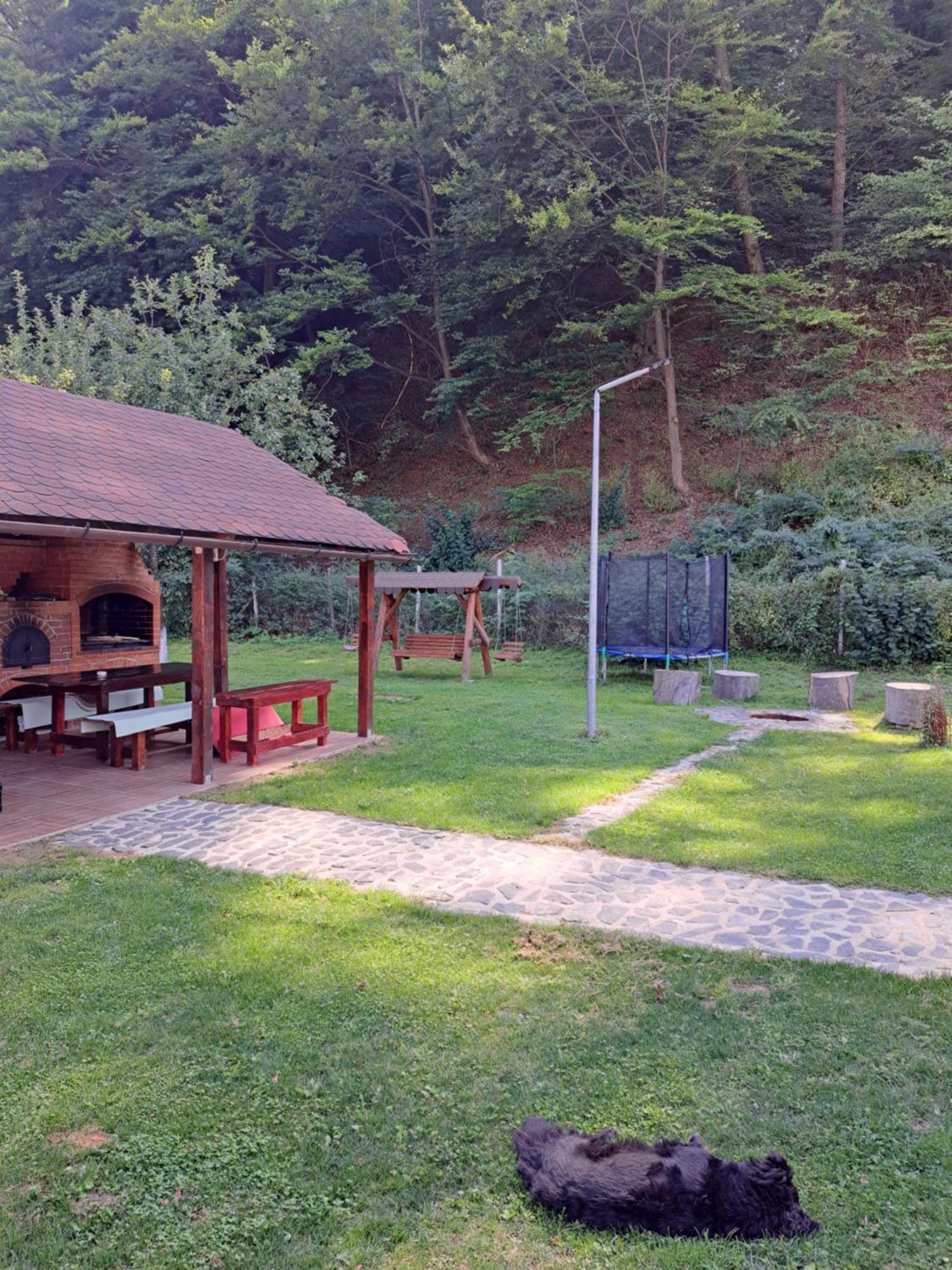 Livada Amely Hotel Gales Bagian luar foto